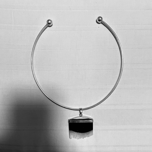 Choker with crystal pendant - Picture 2 of 2